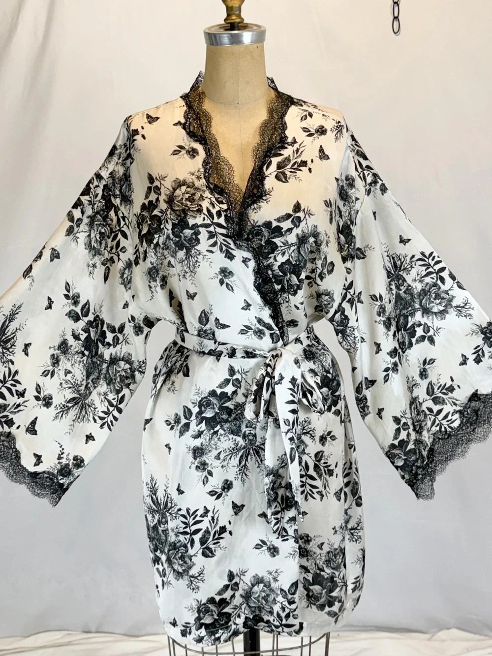Victorias Secret Hidden Bunny Toile satin robe rabbit butterfly floral black xs